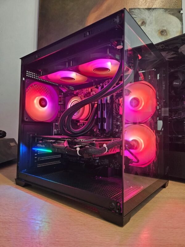 build-esmeralda-2.jpg PC Gamer Hades — RTX 5070 + Core Ultra 7 265K