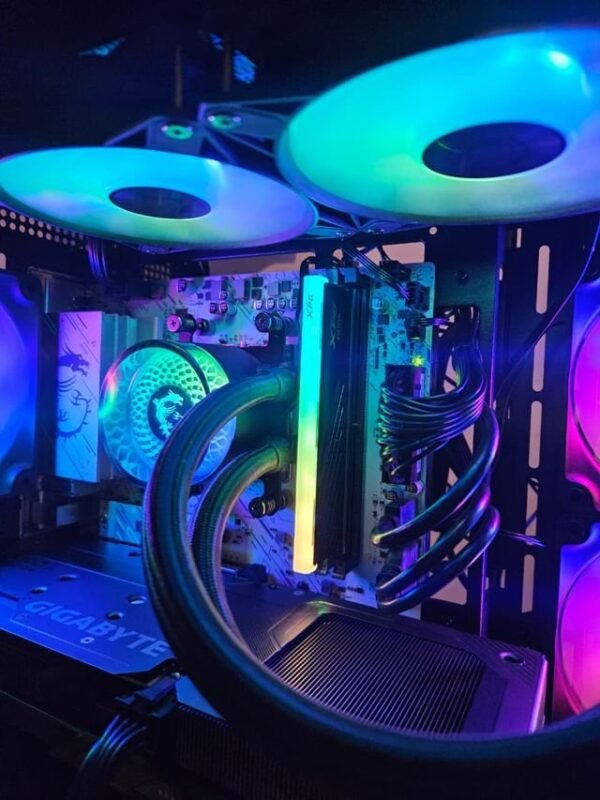 build-pc12-3.jpg PC Gamer Atlas — RTX 5090 + Ryzen 7 9800X3D